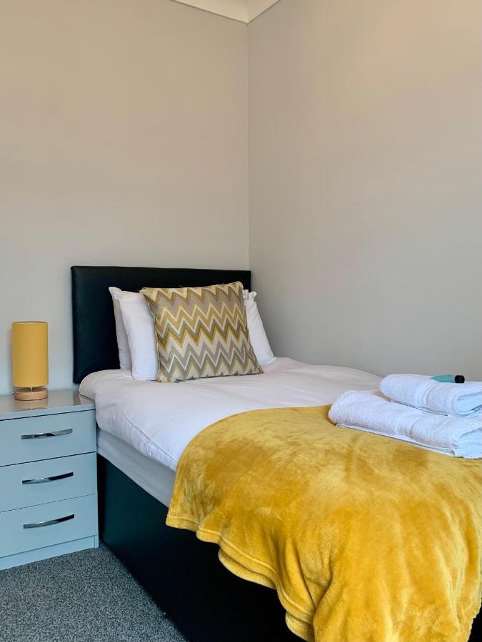 Single Room Private External Bathroom