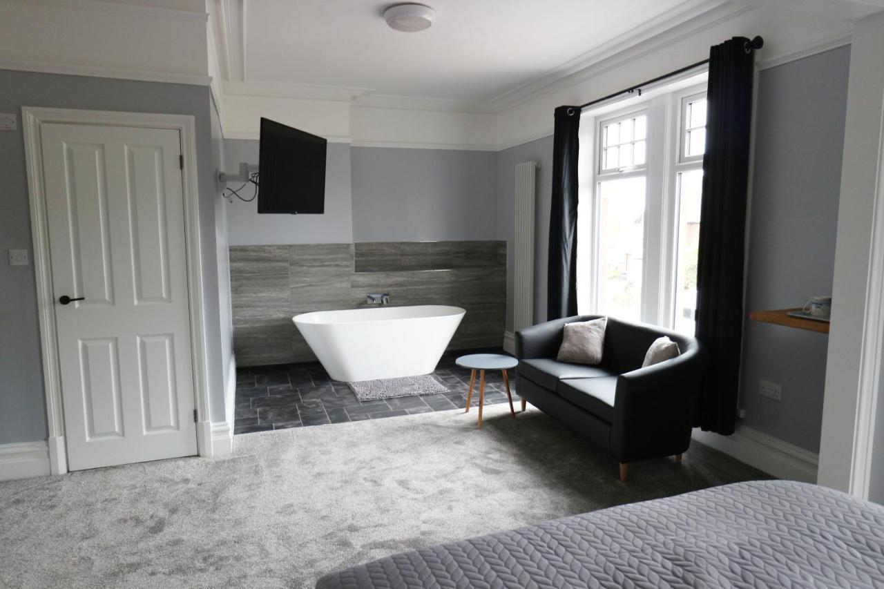 Deluxe Double Room Bath
