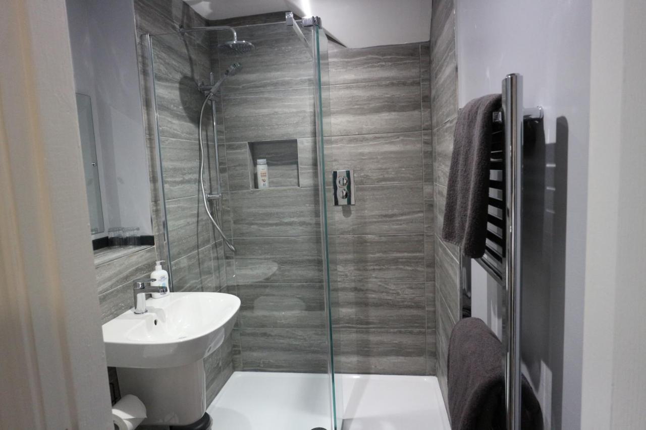 Deluxe Double Room Bath