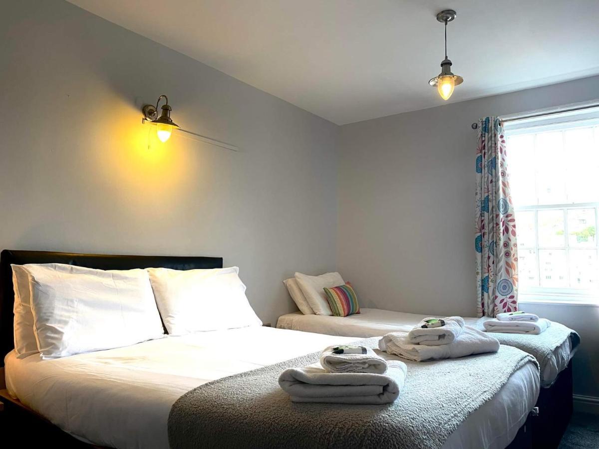 Family Room with Sea View (2 Adults + 1 Child)