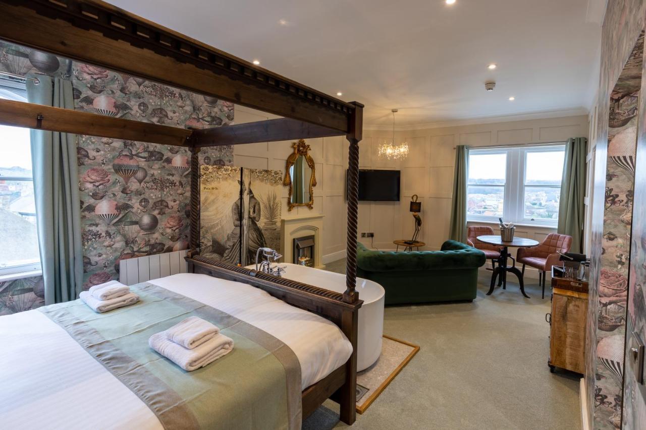 Admiral Suite