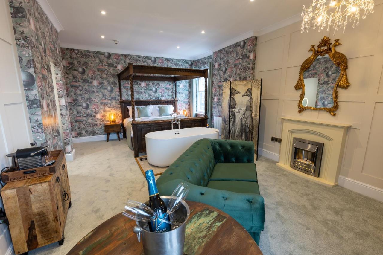 Admiral Suite