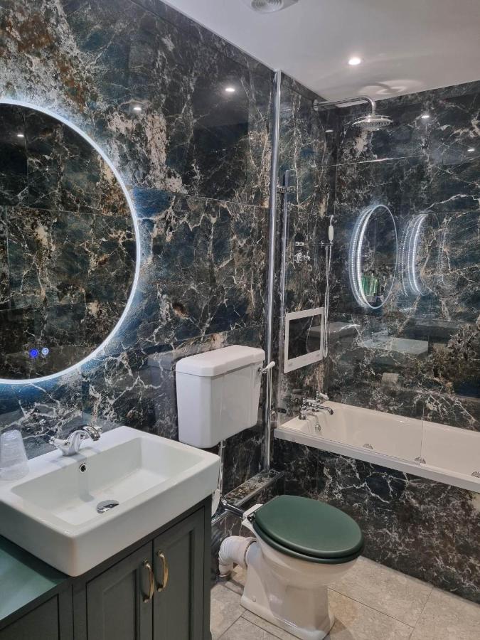 Captain Suite whirlpool bath