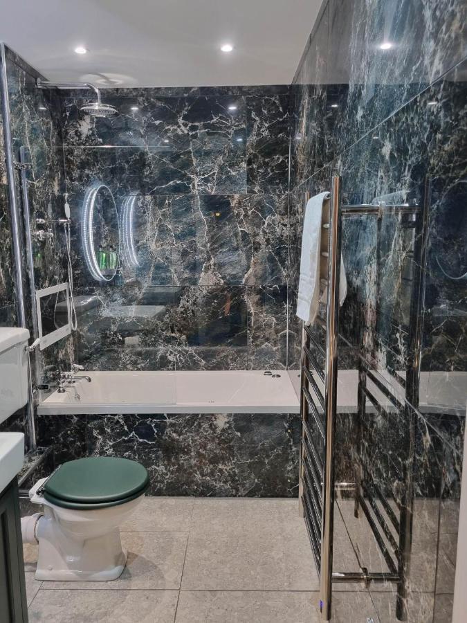 Captain Suite whirlpool bath