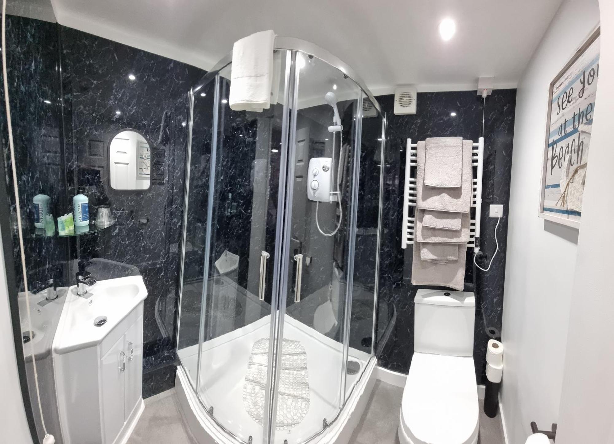 Family Room Private Bathroom