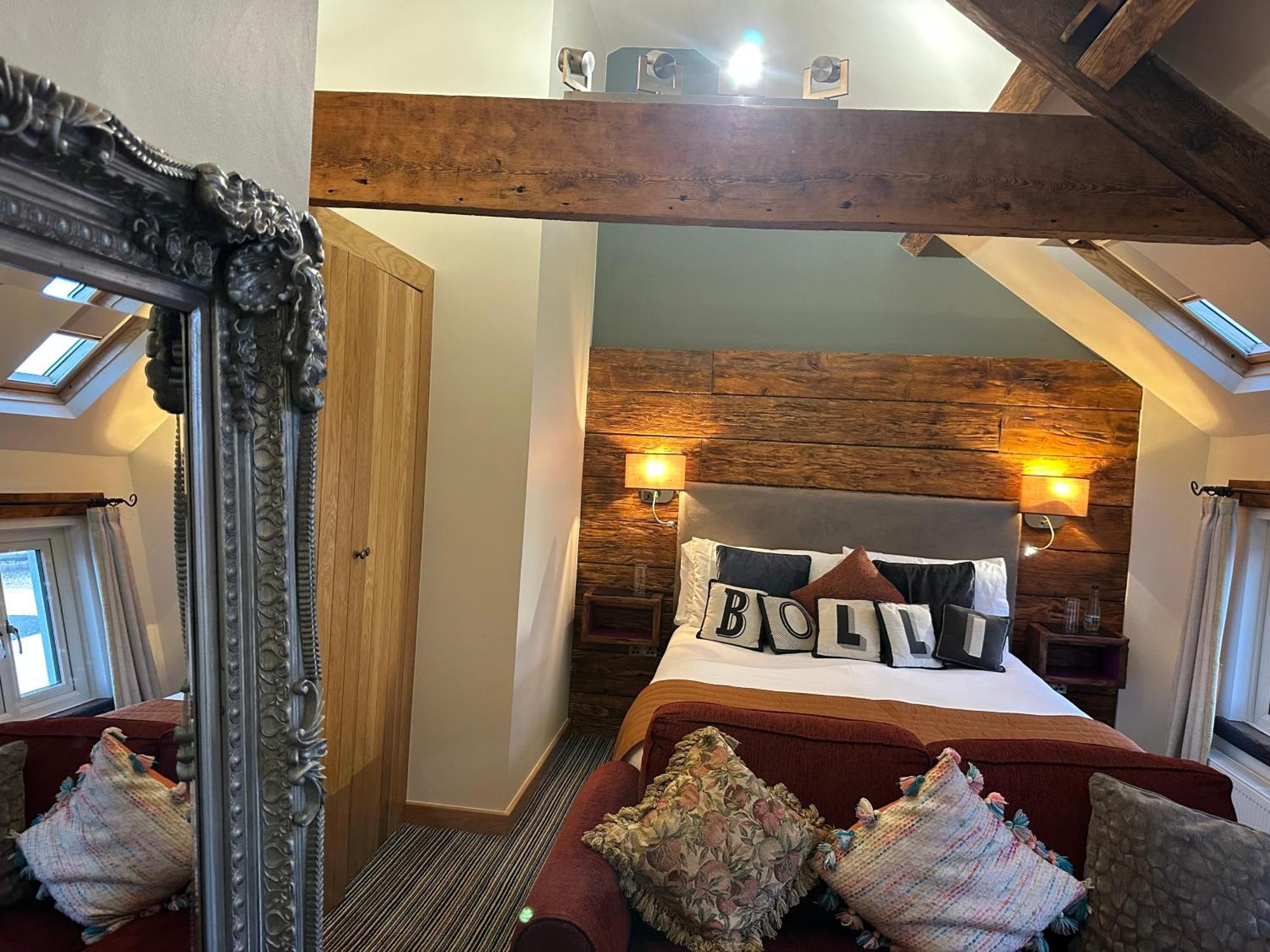 Penthouse Mini-Suite 1