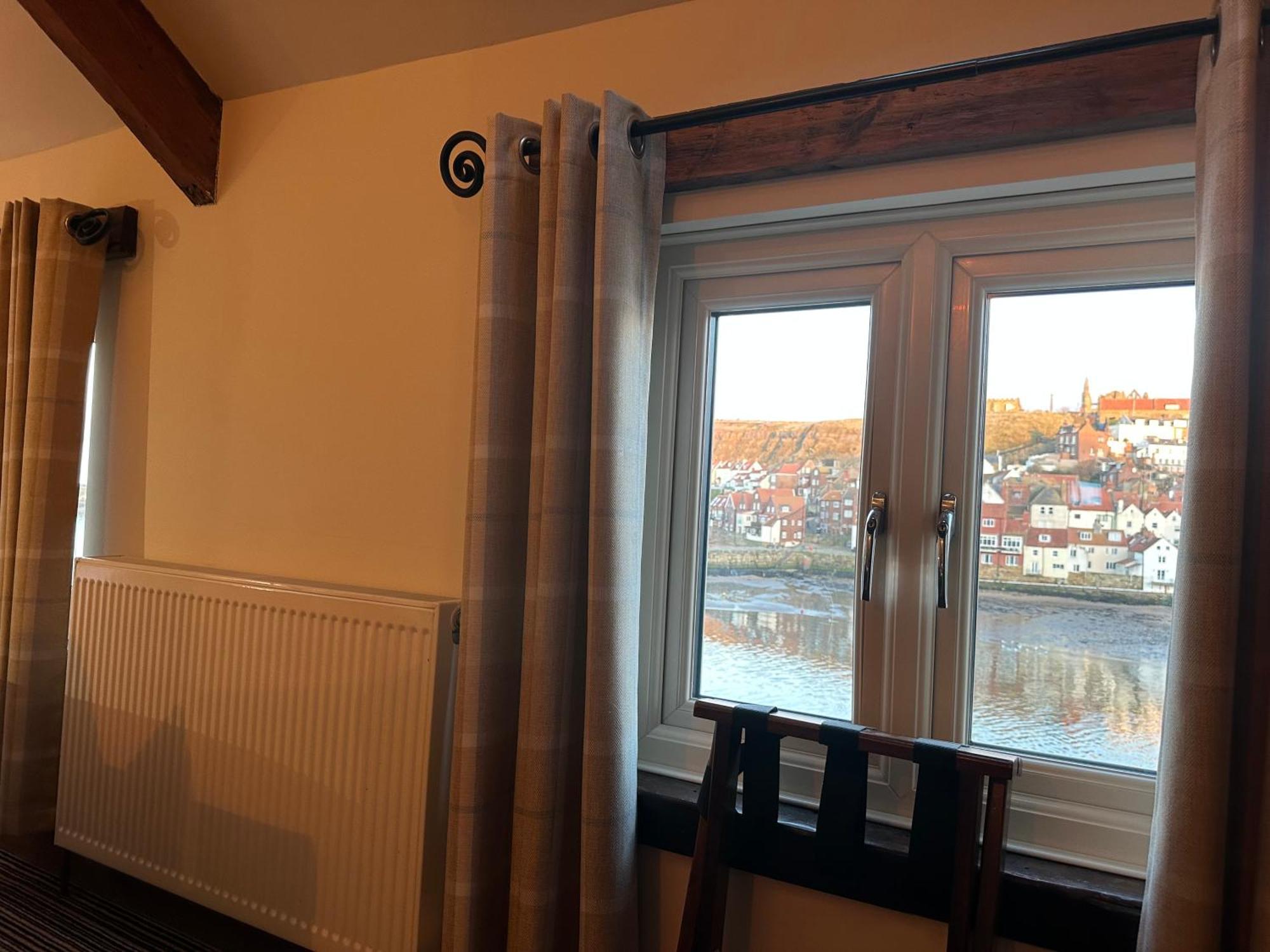 Penthouse Mini-Suite 2