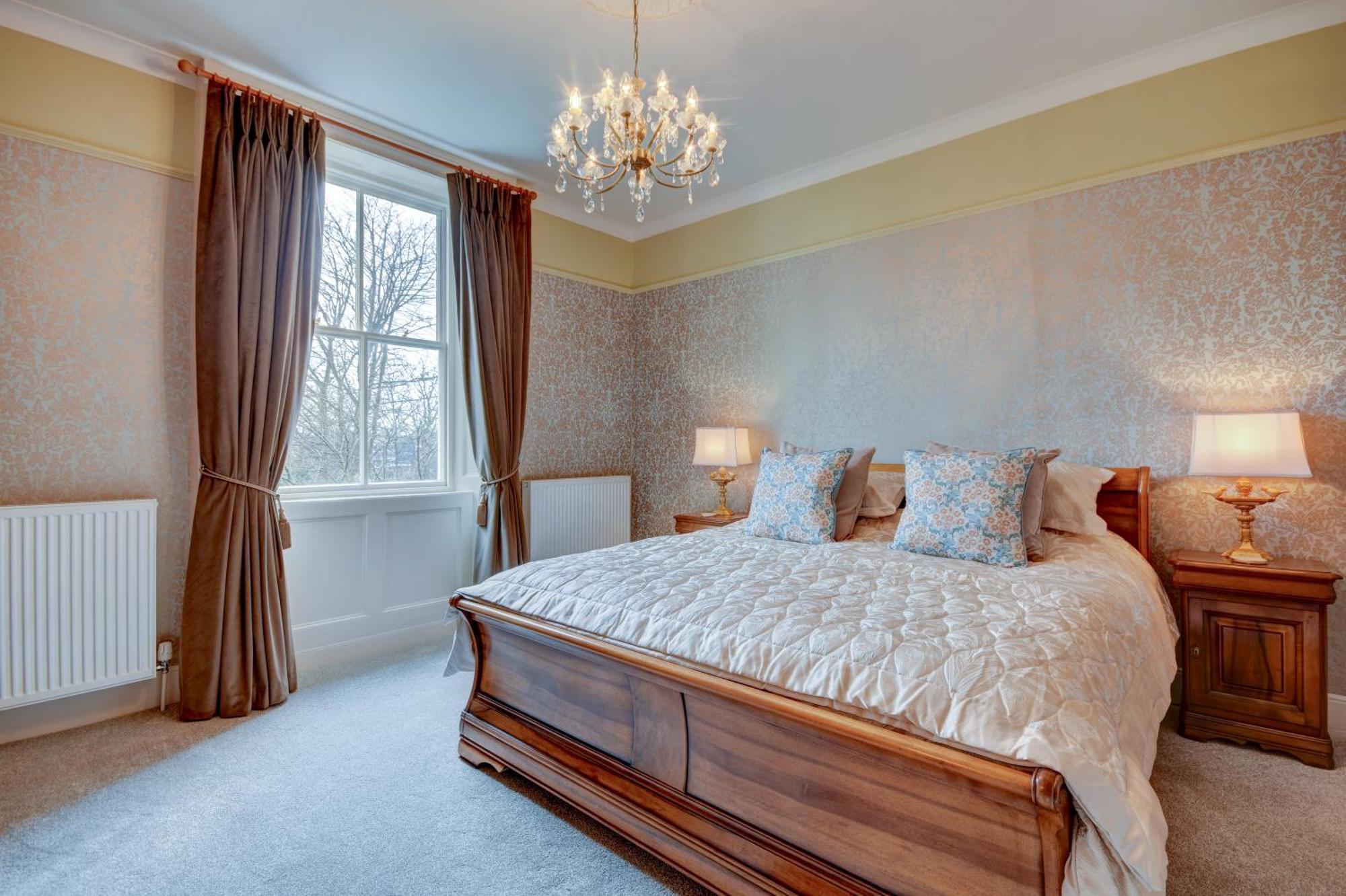 Superior King Room - Summer