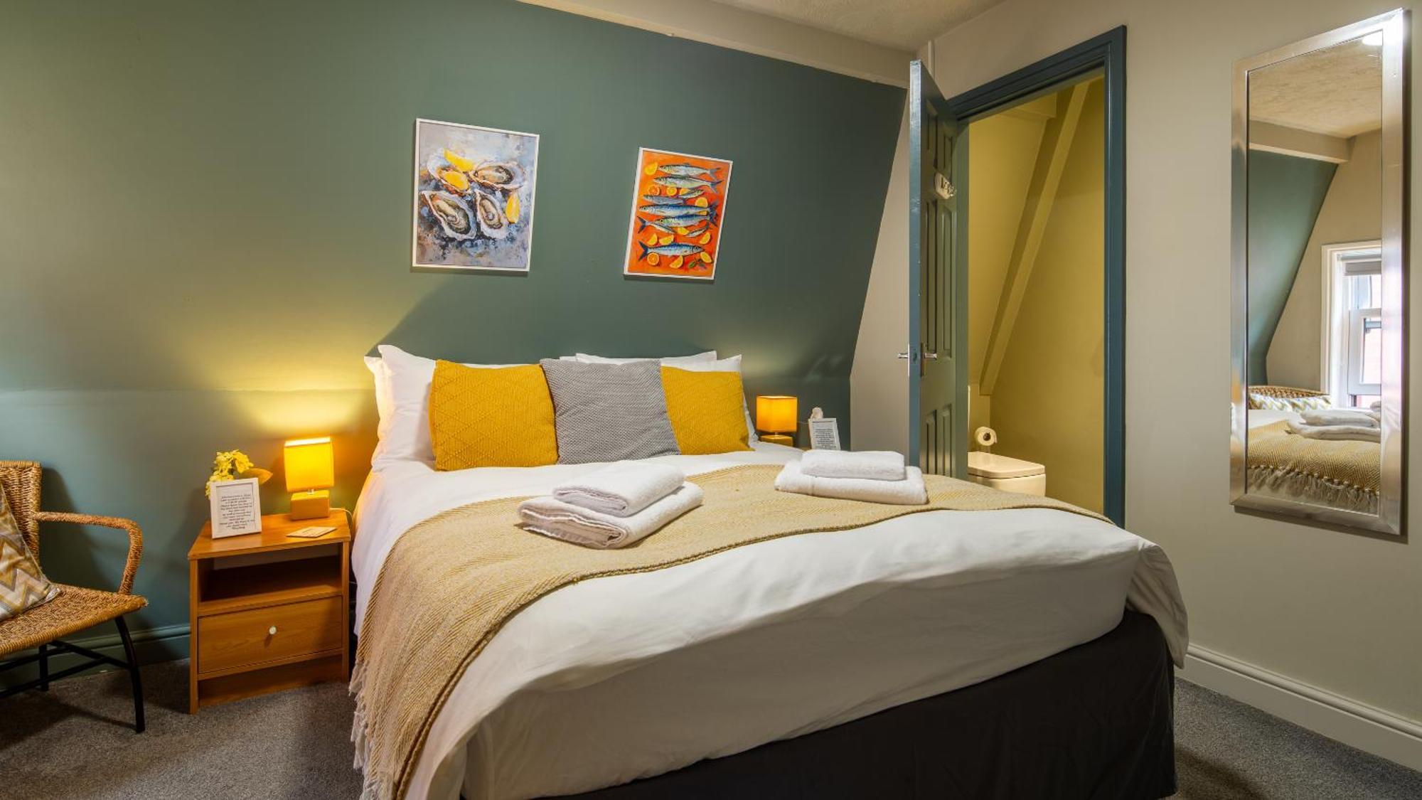 Double Room Private Bathroom