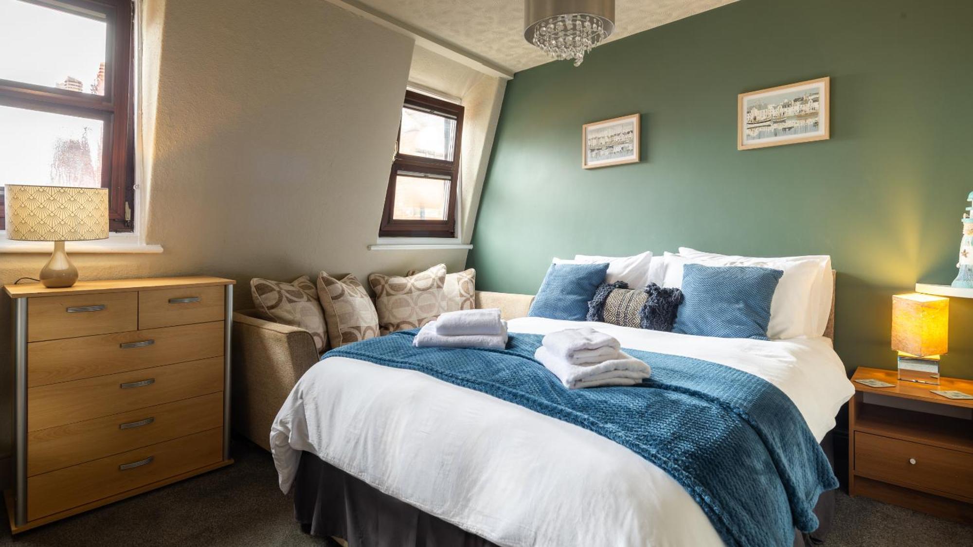Double Room Private Bathroom