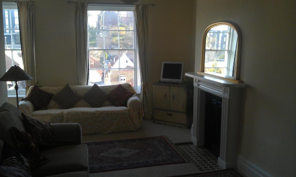 Apartment with Garden View