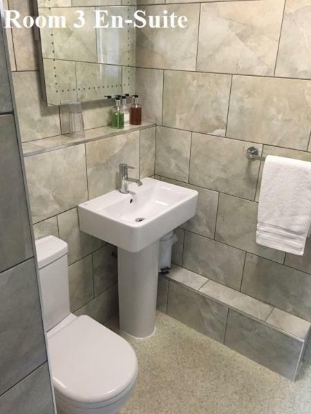 Budget Double Room R3 Ground Floor