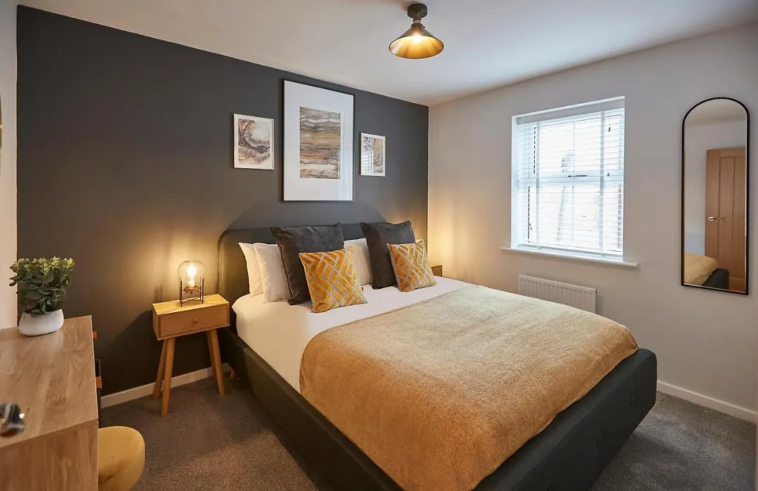 Host & Stay - Shipwrights-1