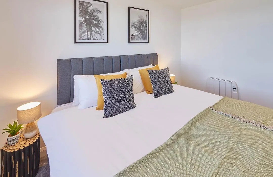 Host & Stay - The Waves-1