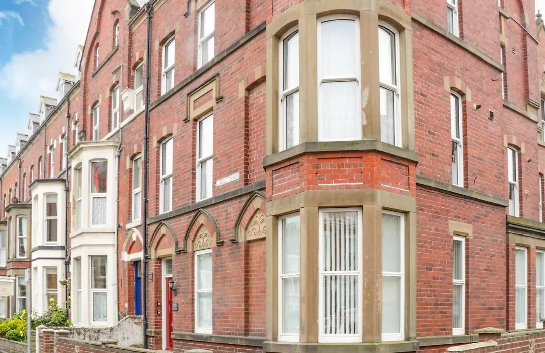 St Hilda'S Corner House-1