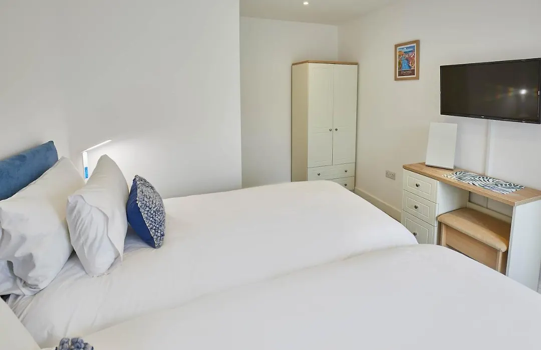 Host & Stay - Even Keel-1