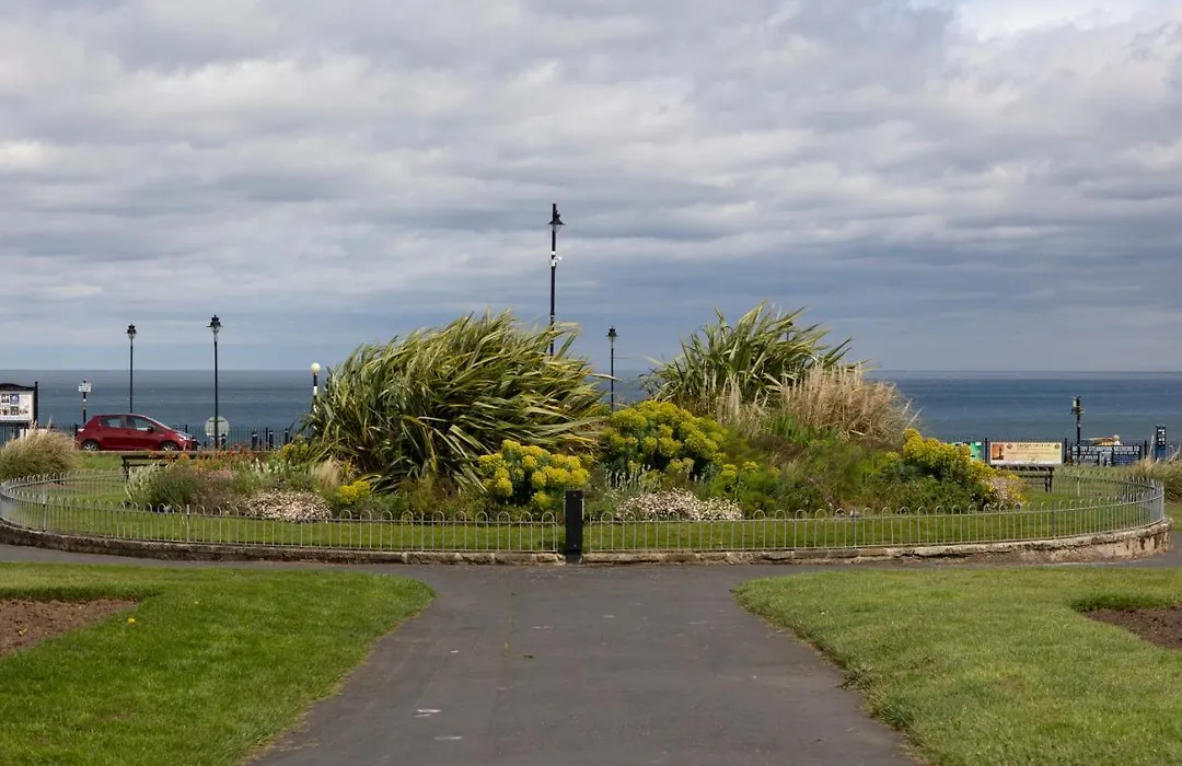 Sapphire Seas Whitby-1