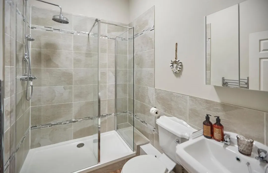 Host & Stay - Sandpiper Apartment-1