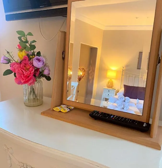 Cobbleview Rooms-1