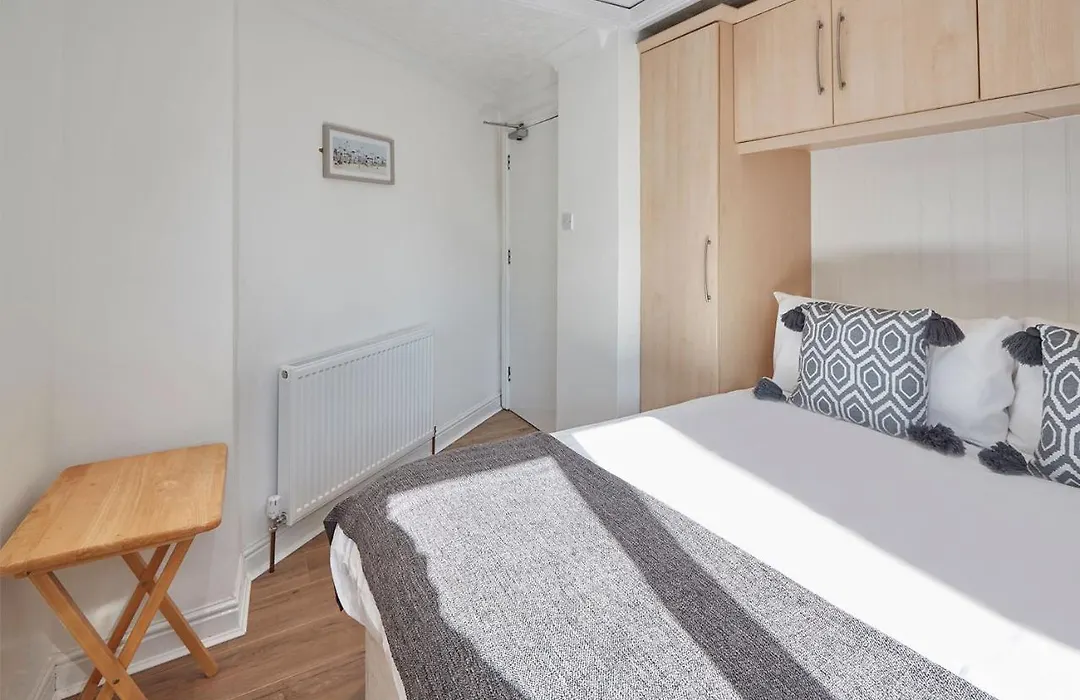 Apartment 2 At Khyber Lodge Holiday Apartments Whitby-1