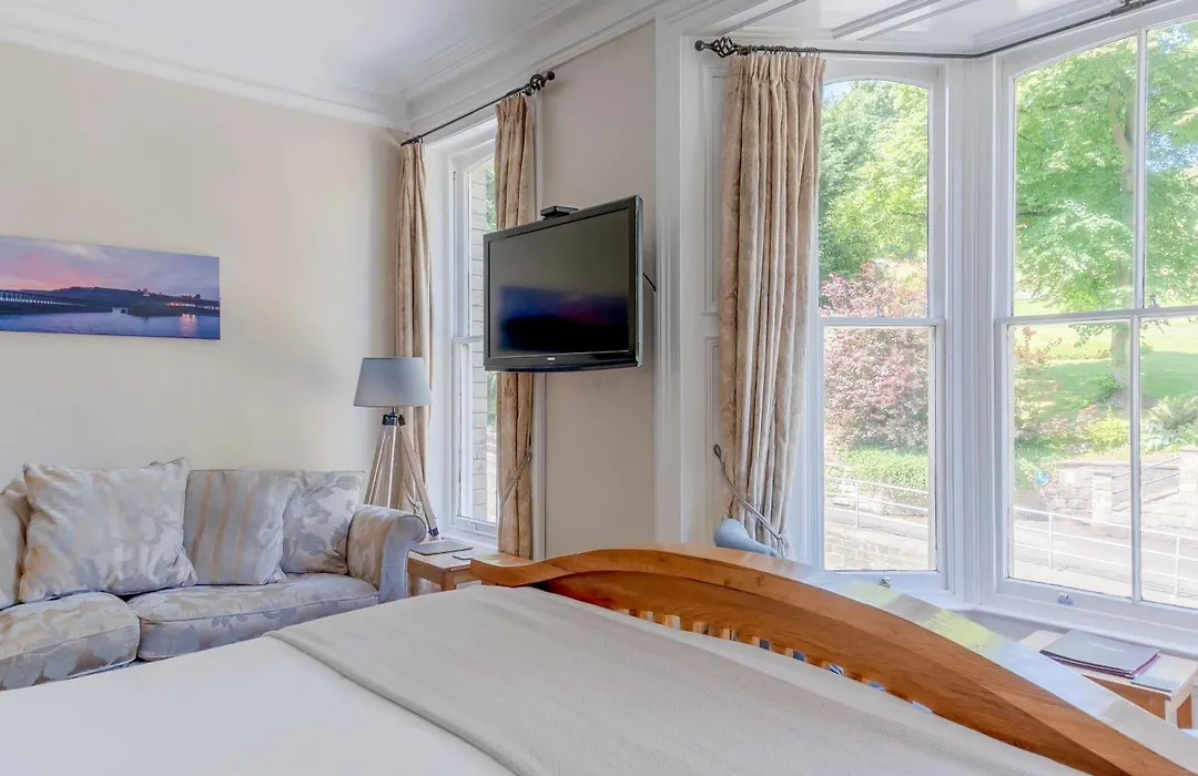 Broomfield House-1