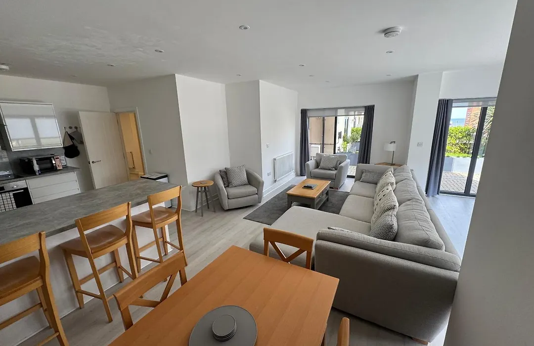 10 Argyle Court-1