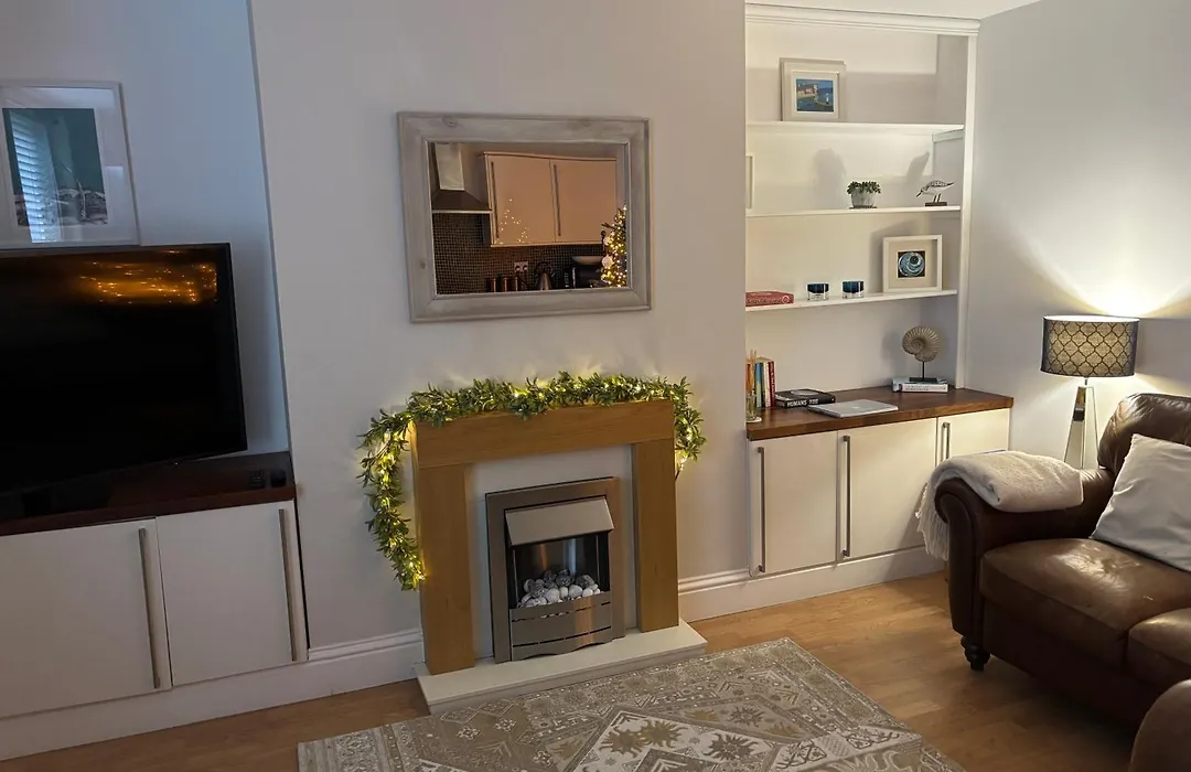 Central Whitby Ground Floor Dog Friendly Apartment Ideally Situated To Amenities Quiet Comfortable Location With Outside Space-1