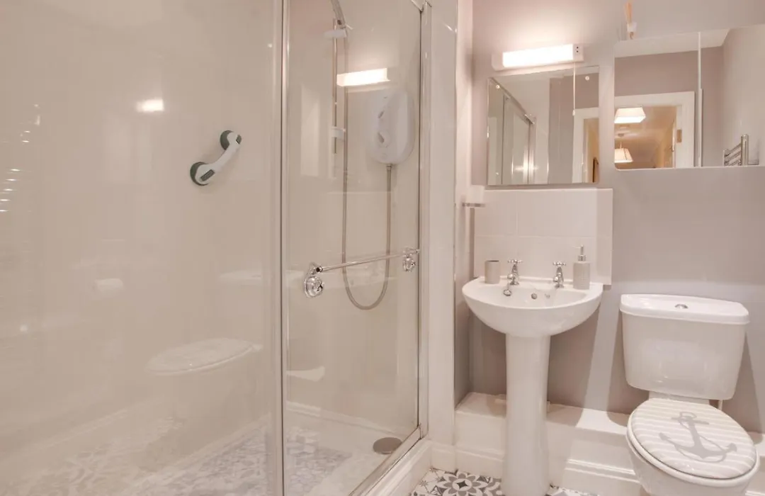 2 Bed In Whitby Oc-W1021-1
