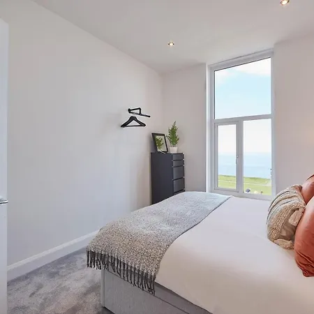 Host & Stay - Sand & Surf-3