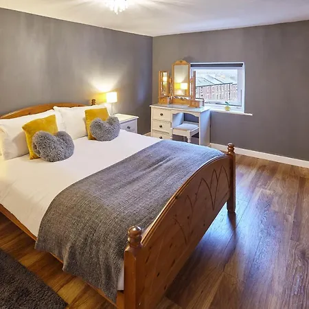Host & Stay - Abbey Heights-3