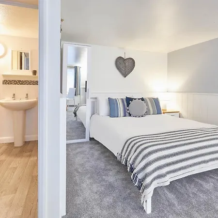 Host & Stay - Princess Place Studio-3