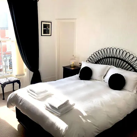 High Tor Guest House-3