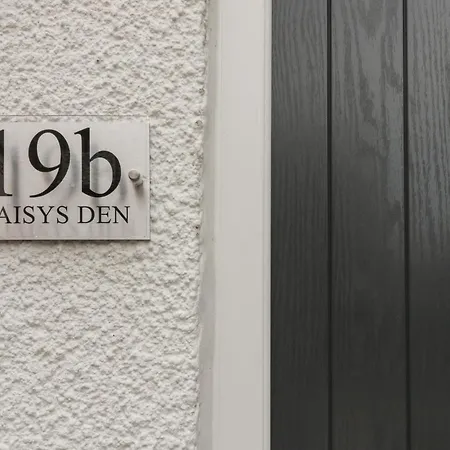 Daisy'S Den-2