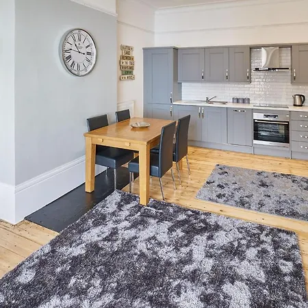 Apartment 3, Khyber Lodge Apartments Whitby-2