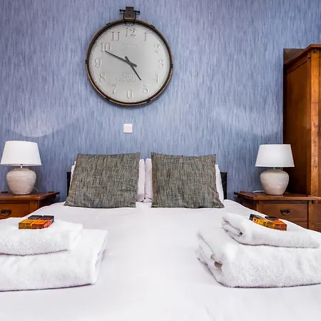 Riviera Guesthouse-2