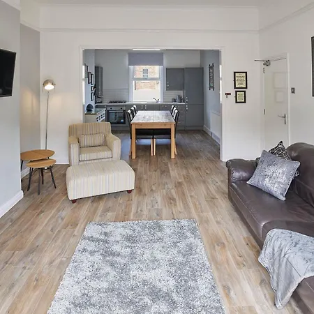 Glencoe Holiday Apartments Whitby-2