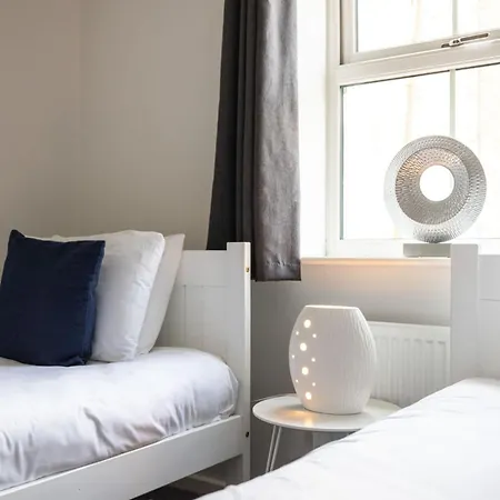 Host & Stay - Shipwright Lodge-3