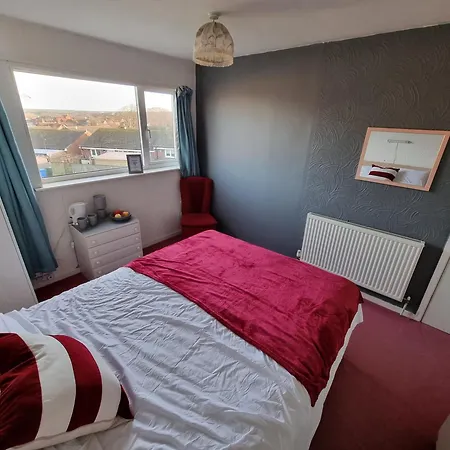 Comfortable & Modern Double Room-2