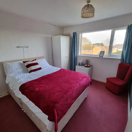 Comfortable & Modern Double Room-3