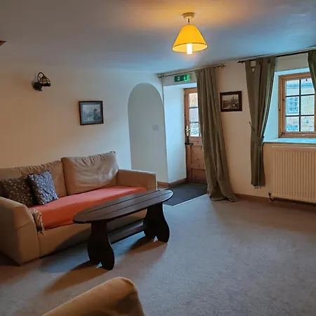 Horseshoe Cottage-2