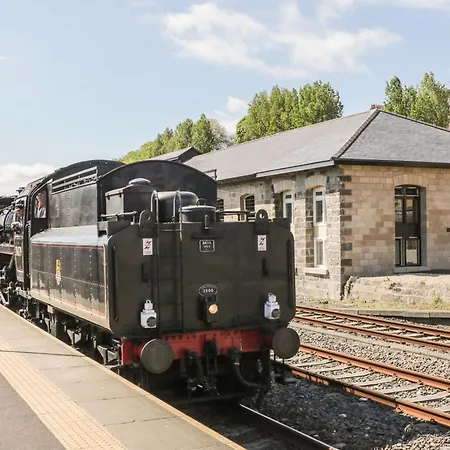 Blue Peter Engine Shed-2