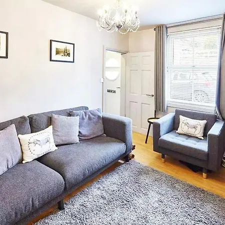 May House 3 Bedroomed House Whitby-3