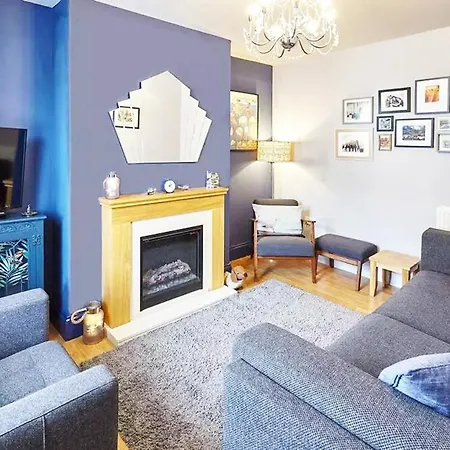 May House 3 Bedroomed House Whitby-2