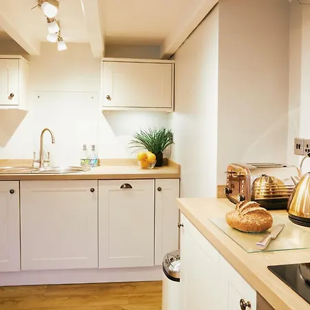 Whitby Old Town Stay, Sleeps 4, The Nest-2