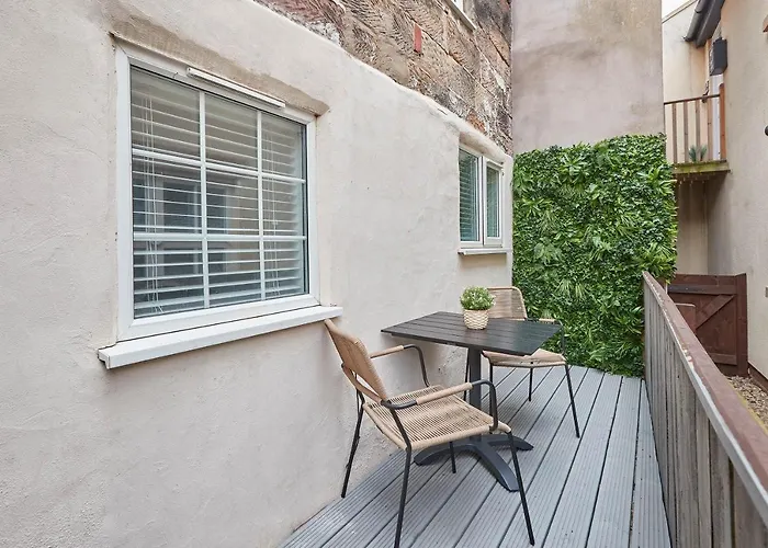 Host & Stay - Staffordshire Hideaway Whitby