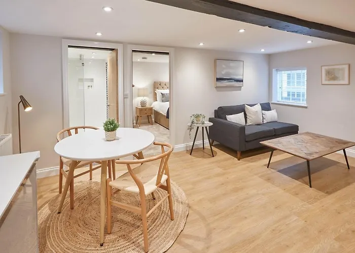 Host & Stay - Staffordshire Hideaway Whitby
