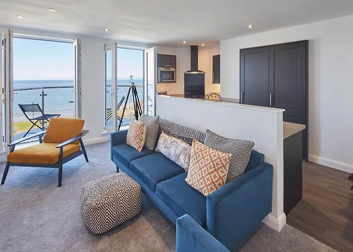 Host & Stay - The Waves Whitby