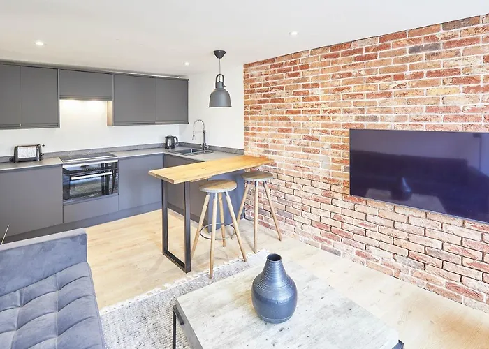 Host & Stay - Golden Lion Apartments Whitby