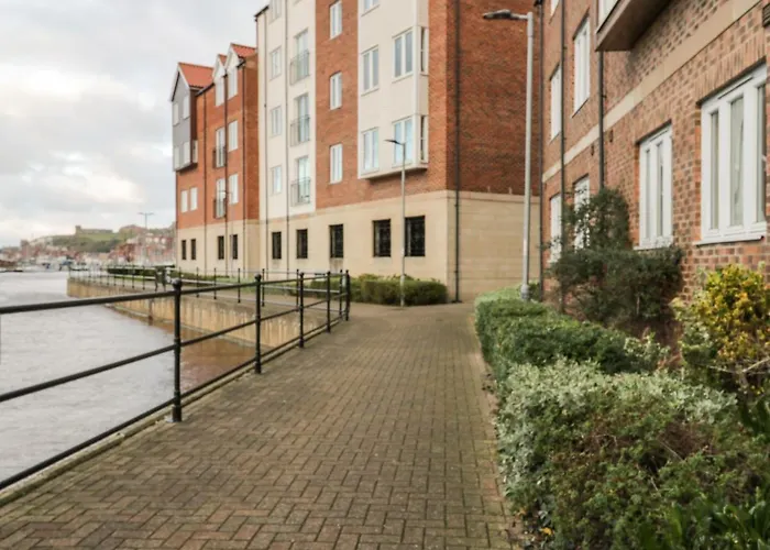 Anchors Down Apartment Whitby