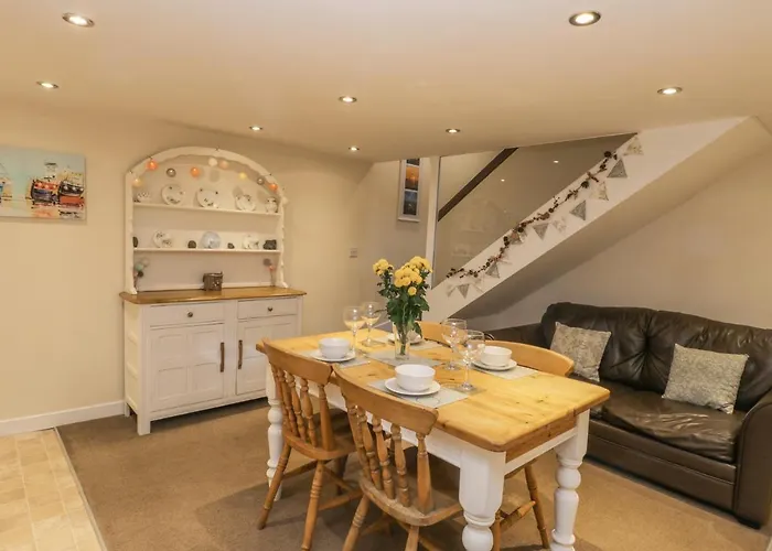Robins Nest Apartment Whitby